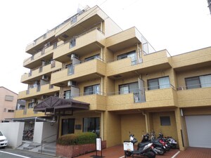ﾗｲｵﾝｽﾞﾏﾝｼｮﾝ鴨川北(109)外観写真