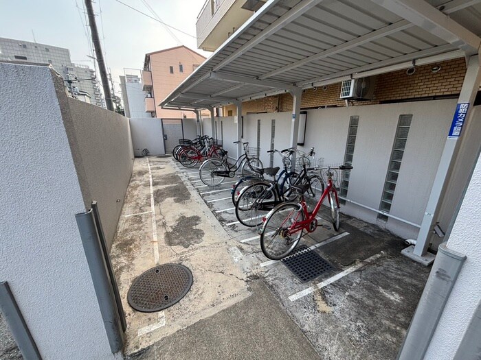 物件外観写真5　(駐輪場)