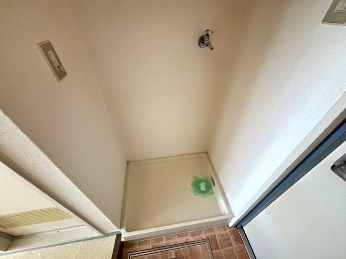 物件内観写真17　(洗濯機置場)