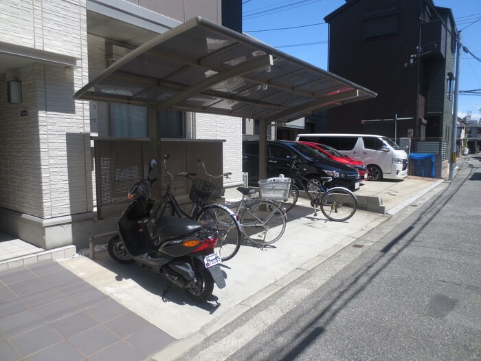 物件外観写真3　(駐輪場)