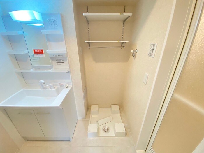 物件内観写真18　(洗濯機置場)