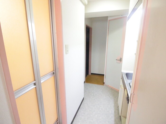 物件内観写真14　(玄関)