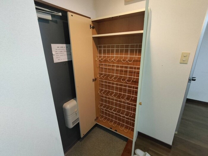 物件内観写真16　(靴箱)