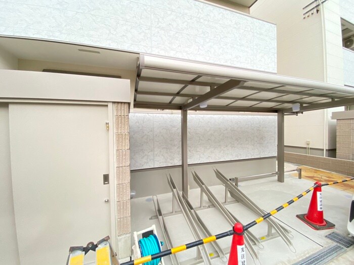 物件外観写真5　(駐輪場)