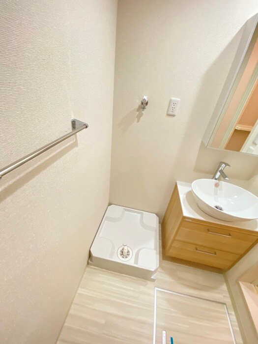 物件内観写真16　(洗濯機置場)