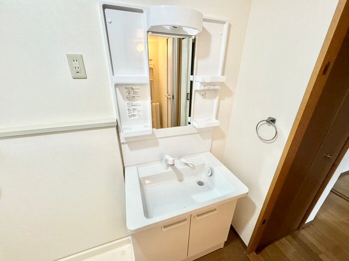 物件内観写真11　(洗面)