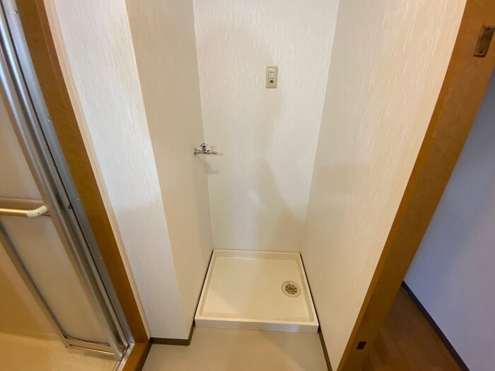 物件内観写真14　(洗濯機置場)