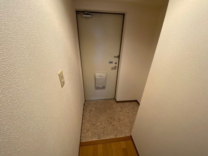 物件内観写真17　(玄関)