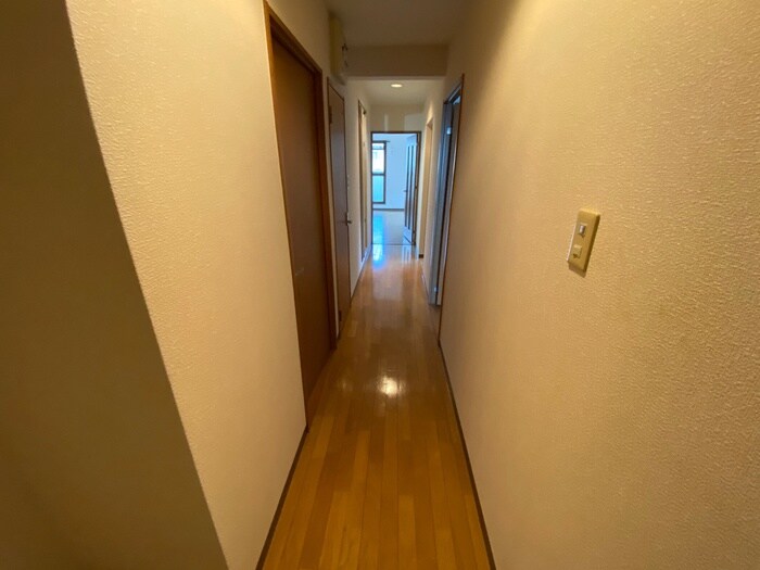 物件内観写真18　(廊下)