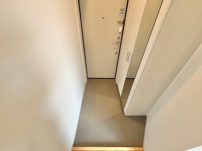 物件内観写真11　(玄関)