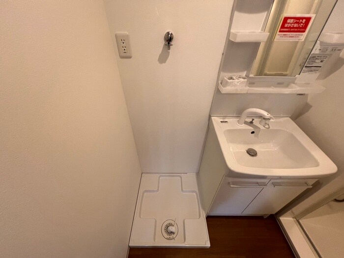 物件内観写真14　(洗濯機置場)