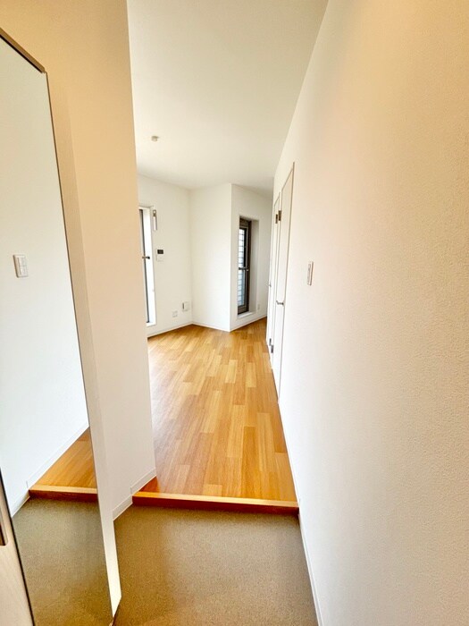 物件内観写真16　(廊下)