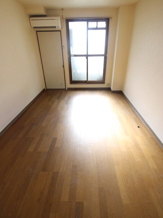 物件内観写真15　(居室)