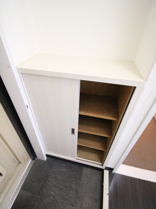 物件内観写真14　(靴箱)