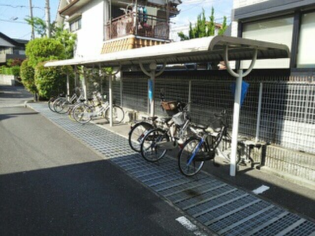 物件外観写真5　(駐輪場)