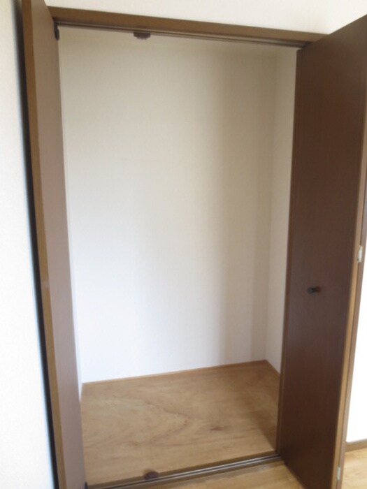 物件内観写真10　(収納)