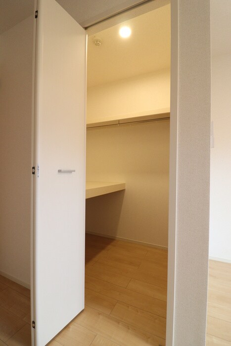 物件内観写真10　(収納)