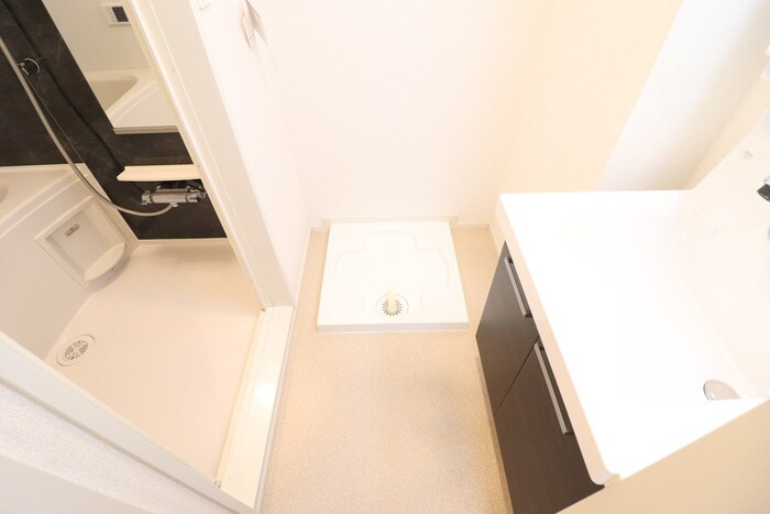 物件内観写真13　(洗濯機置場)