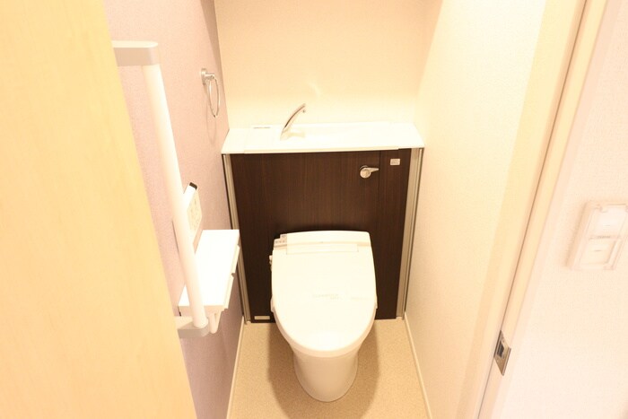 物件内観写真14　(トイレ)