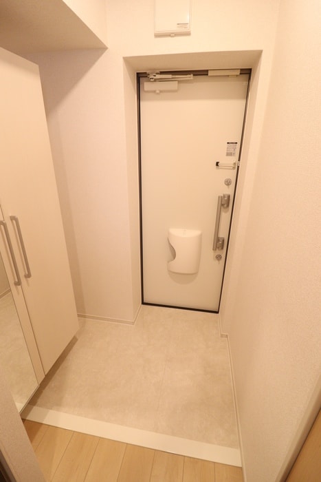 物件内観写真16　(玄関)