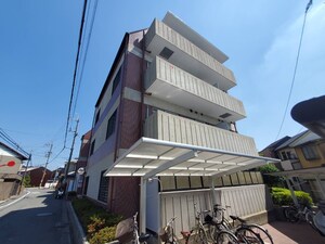 シャン・デ・リ外観写真