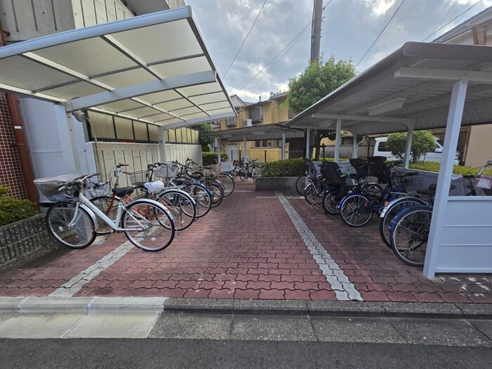 物件外観写真6　(駐輪場)