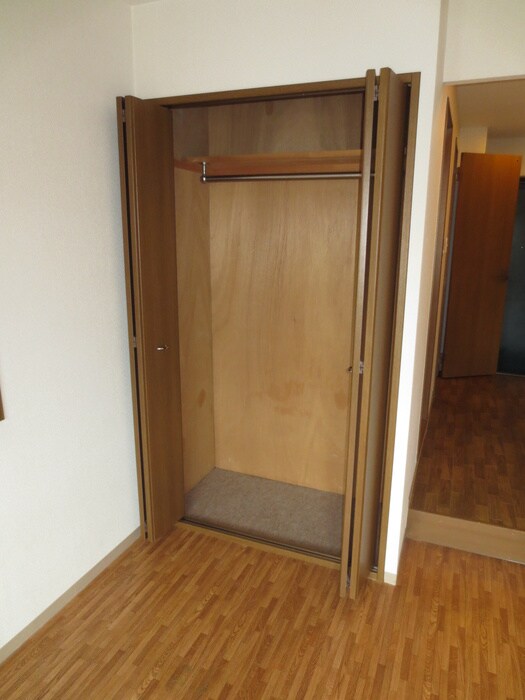 物件内観写真12　(収納)