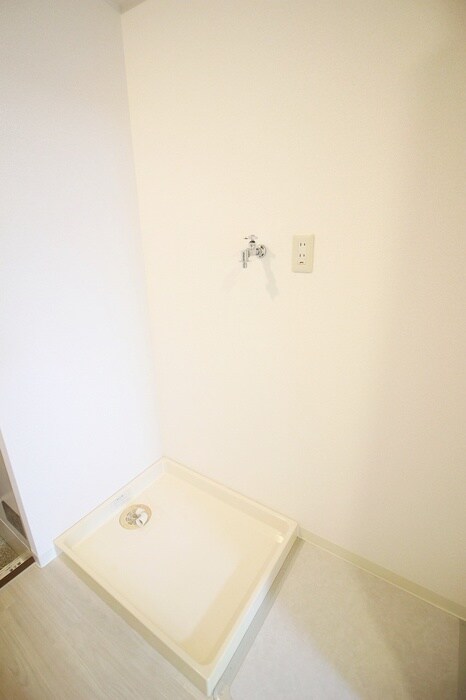 物件内観写真16　(洗濯機置場)