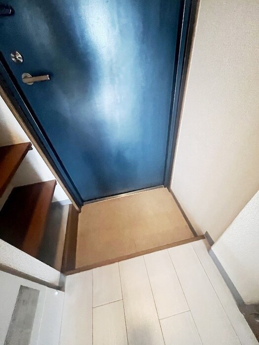 物件内観写真16　(玄関)