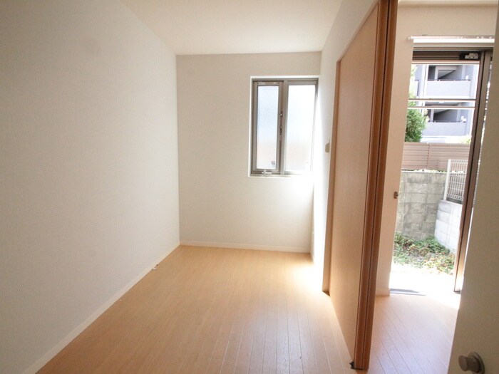 物件内観写真9　(居室)