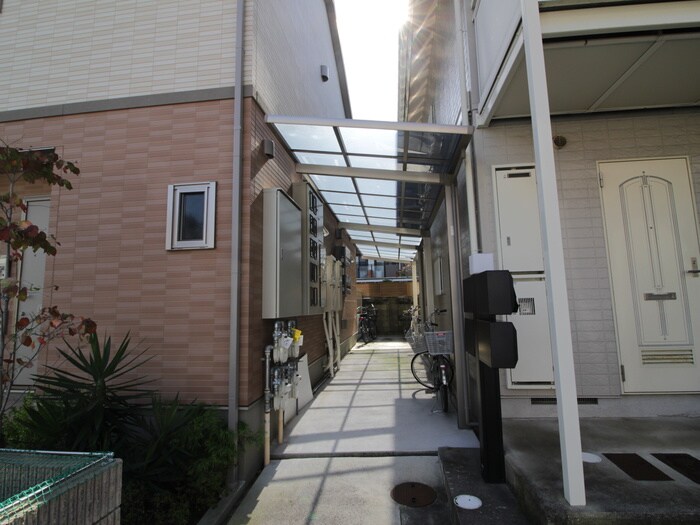 物件外観写真5　(駐輪場)