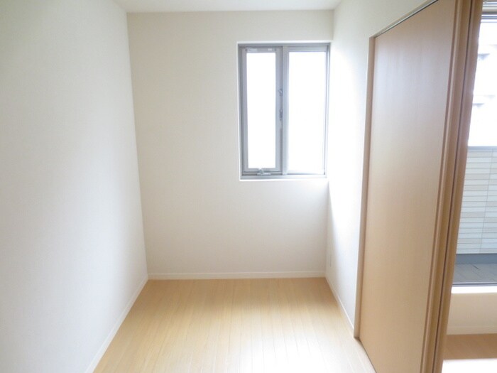 物件内観写真10　(居室)