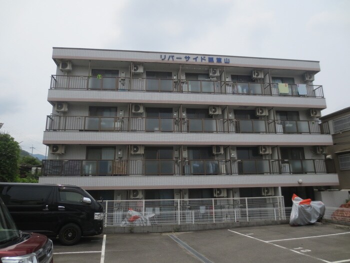 リバーサイド瓢箪山の物件外観写真