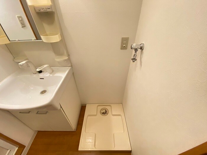 物件内観写真17　(洗濯機置場)