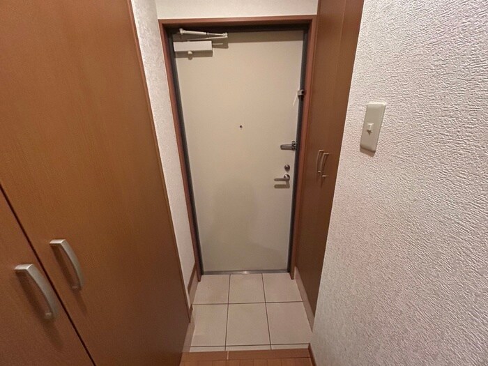 物件内観写真19　(玄関)