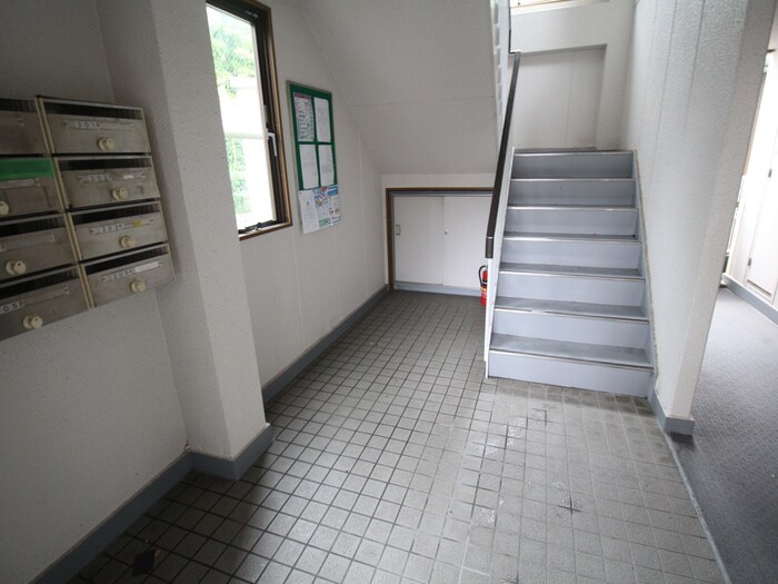 物件外観写真5　(エントランス部分)