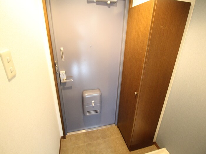 物件内観写真14　(玄関)