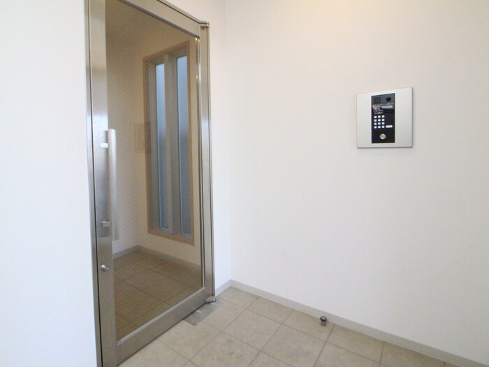 シルバーコート一条通のエントランス部分