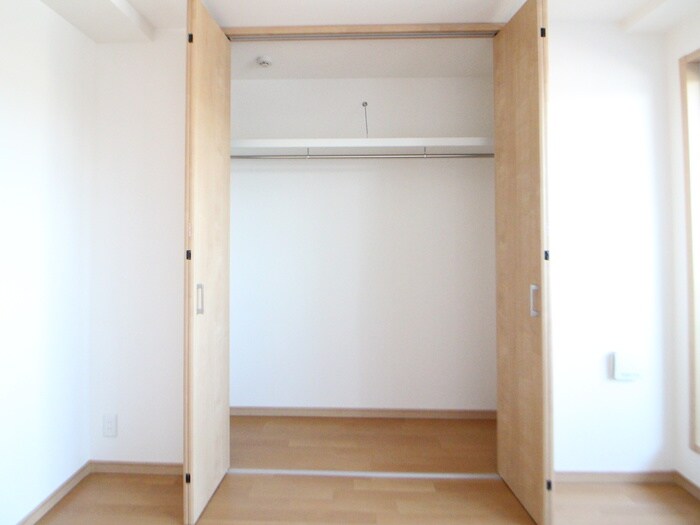 物件内観写真12　(収納)