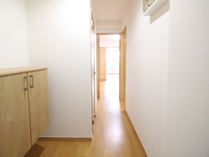 物件内観写真18　(廊下)