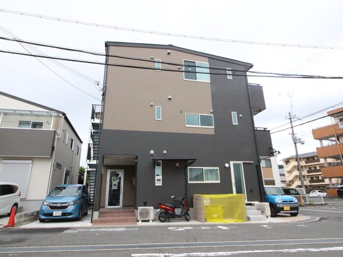 物件外観写真1　(外観写真)