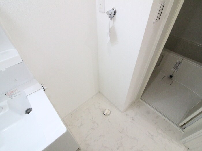 物件内観写真13　(洗濯機置場)