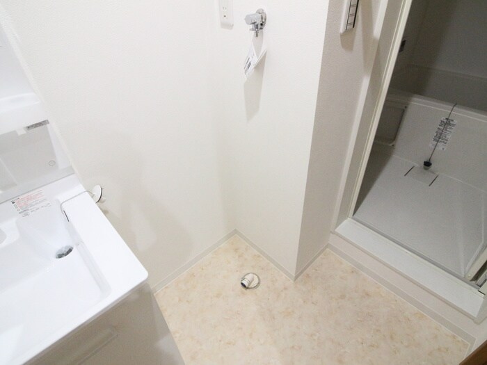 物件内観写真14　(洗濯機置場)