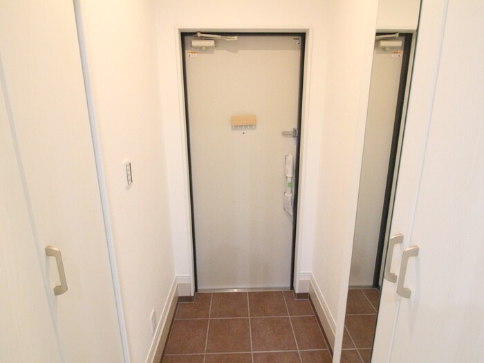 物件内観写真16　(玄関)