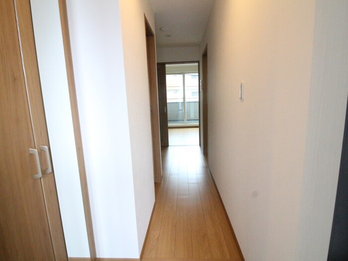 物件内観写真17　(廊下)