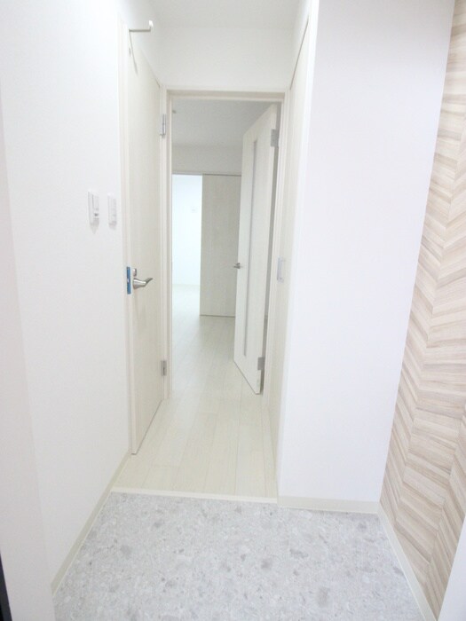 物件内観写真18　(玄関)
