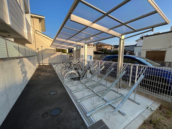 物件外観写真6　(駐輪場)