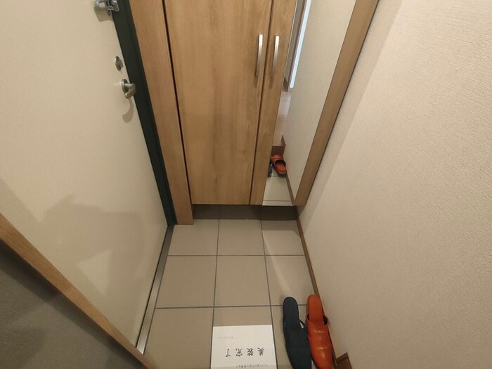 物件内観写真15　(玄関)