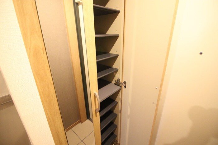 物件内観写真18　(靴箱)