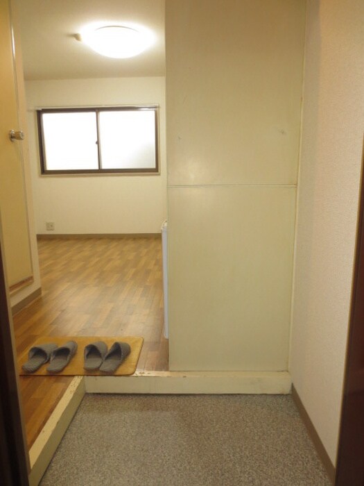 物件内観写真16　(玄関)
